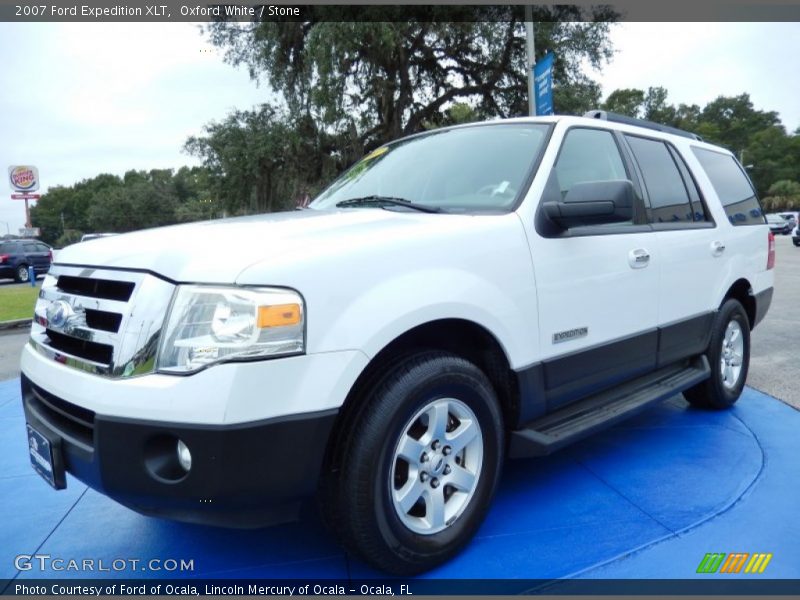 Oxford White / Stone 2007 Ford Expedition XLT