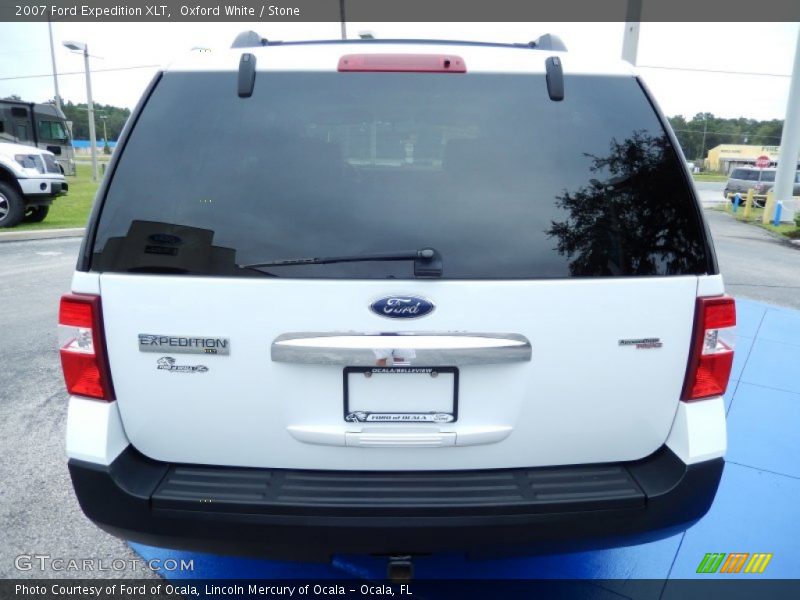 Oxford White / Stone 2007 Ford Expedition XLT