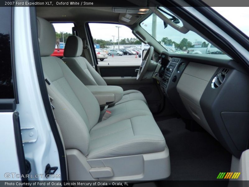 Oxford White / Stone 2007 Ford Expedition XLT