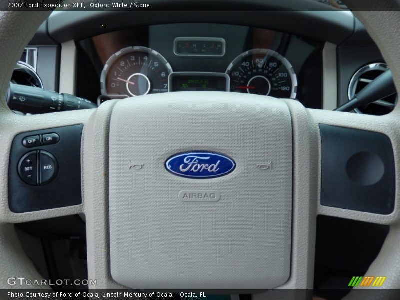 Oxford White / Stone 2007 Ford Expedition XLT