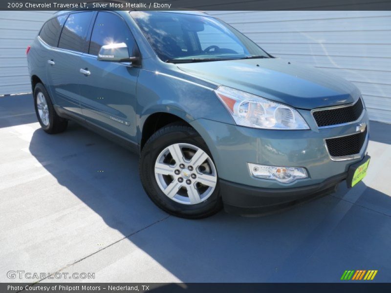 Silver Moss Metallic / Ebony 2009 Chevrolet Traverse LT