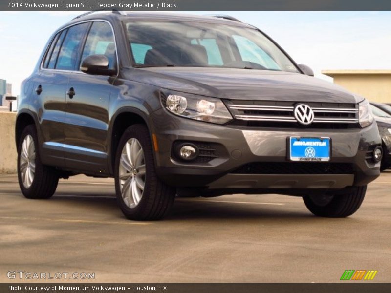 Pepper Gray Metallic / Black 2014 Volkswagen Tiguan SEL