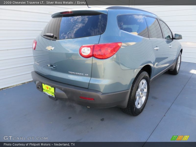 Silver Moss Metallic / Ebony 2009 Chevrolet Traverse LT