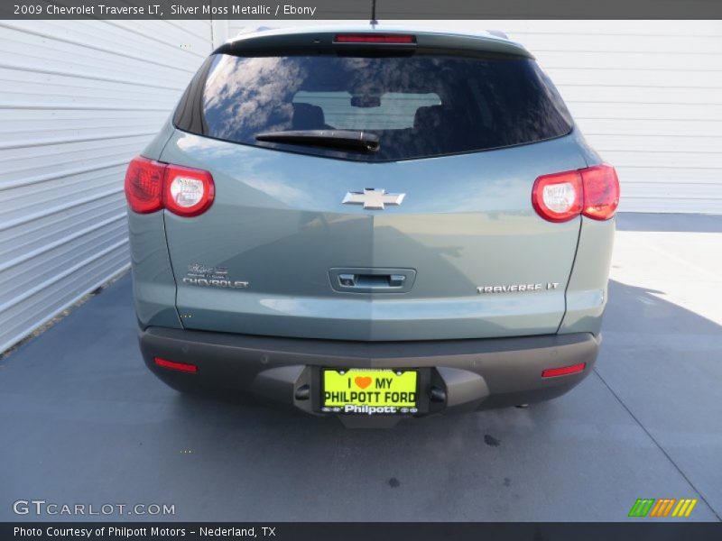 Silver Moss Metallic / Ebony 2009 Chevrolet Traverse LT