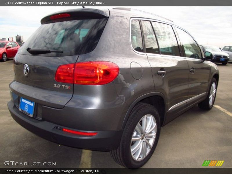 Pepper Gray Metallic / Black 2014 Volkswagen Tiguan SEL