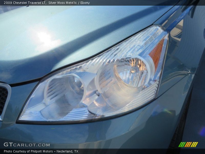 Silver Moss Metallic / Ebony 2009 Chevrolet Traverse LT