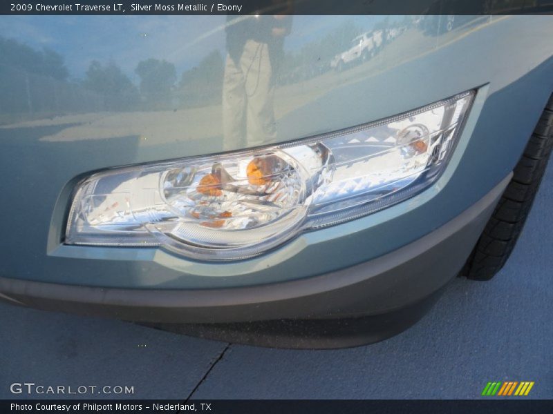 Silver Moss Metallic / Ebony 2009 Chevrolet Traverse LT