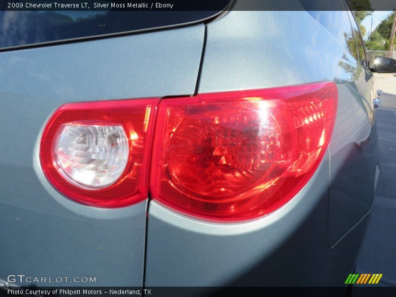 Silver Moss Metallic / Ebony 2009 Chevrolet Traverse LT