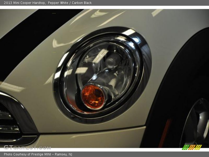 Pepper White / Carbon Black 2013 Mini Cooper Hardtop