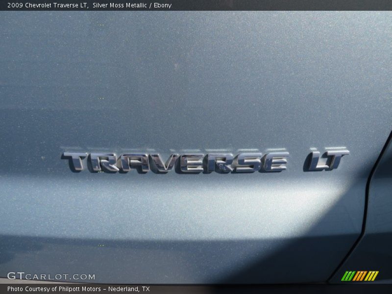Silver Moss Metallic / Ebony 2009 Chevrolet Traverse LT