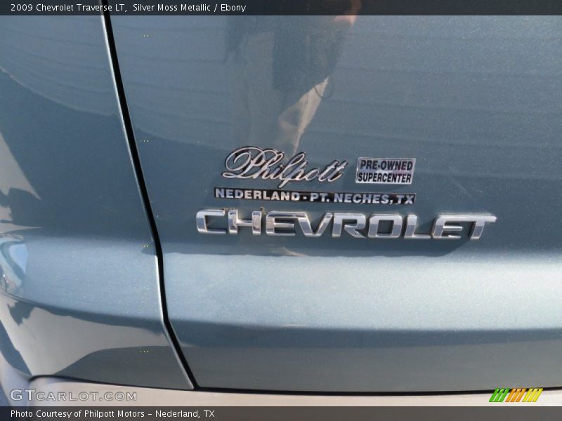 Silver Moss Metallic / Ebony 2009 Chevrolet Traverse LT