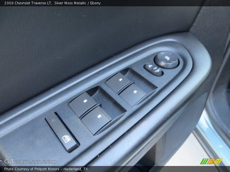 Silver Moss Metallic / Ebony 2009 Chevrolet Traverse LT