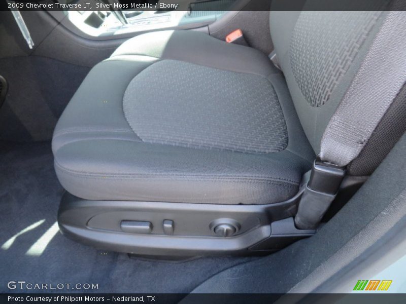 Silver Moss Metallic / Ebony 2009 Chevrolet Traverse LT