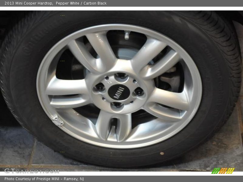 Pepper White / Carbon Black 2013 Mini Cooper Hardtop