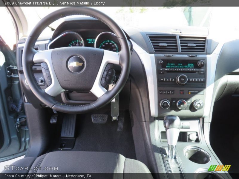 Silver Moss Metallic / Ebony 2009 Chevrolet Traverse LT