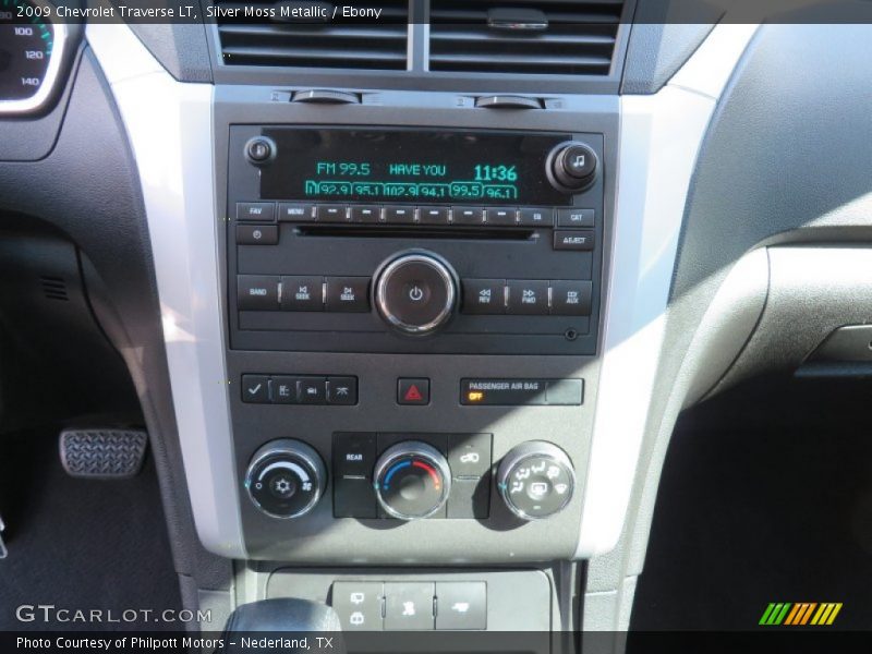 Silver Moss Metallic / Ebony 2009 Chevrolet Traverse LT