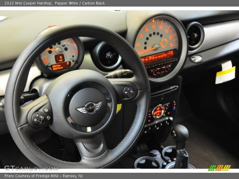 Pepper White / Carbon Black 2013 Mini Cooper Hardtop