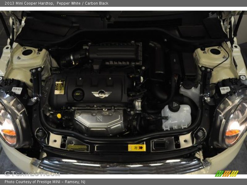 Pepper White / Carbon Black 2013 Mini Cooper Hardtop