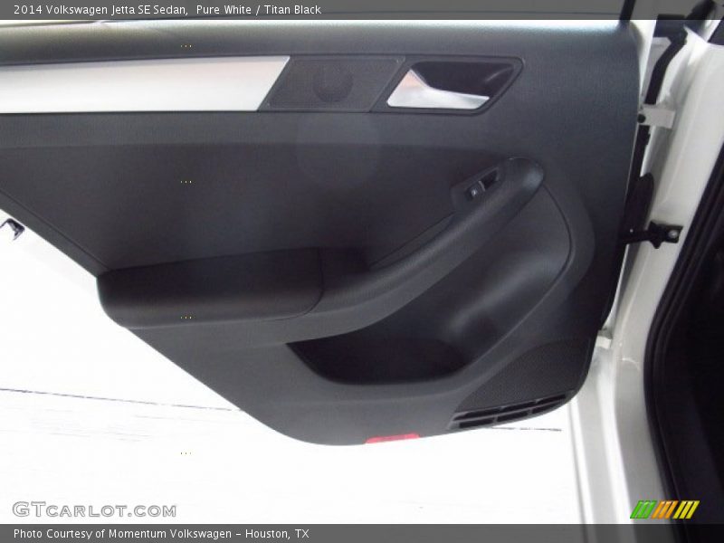Pure White / Titan Black 2014 Volkswagen Jetta SE Sedan