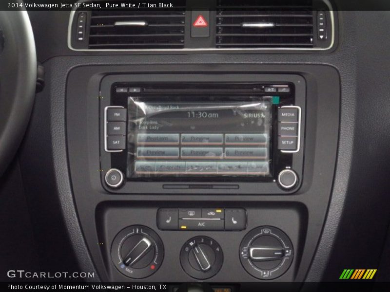 Pure White / Titan Black 2014 Volkswagen Jetta SE Sedan