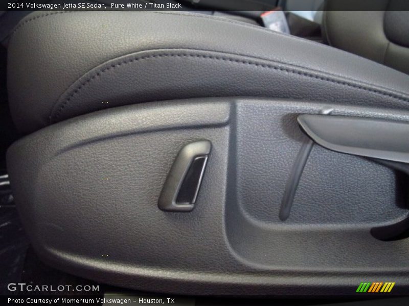 Pure White / Titan Black 2014 Volkswagen Jetta SE Sedan