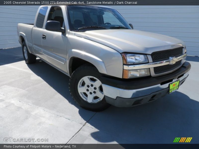 Sandstone Metallic / Dark Charcoal 2005 Chevrolet Silverado 1500 Z71 Extended Cab 4x4