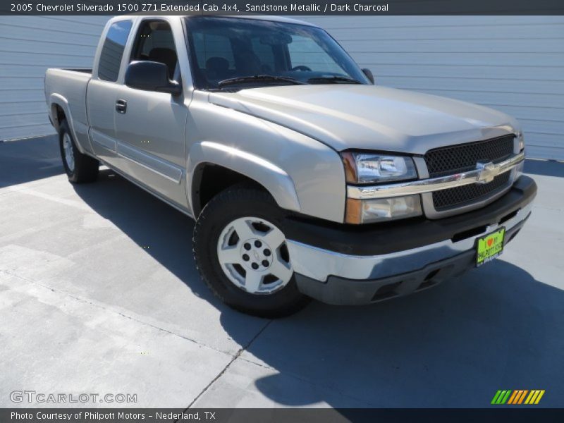 Sandstone Metallic / Dark Charcoal 2005 Chevrolet Silverado 1500 Z71 Extended Cab 4x4