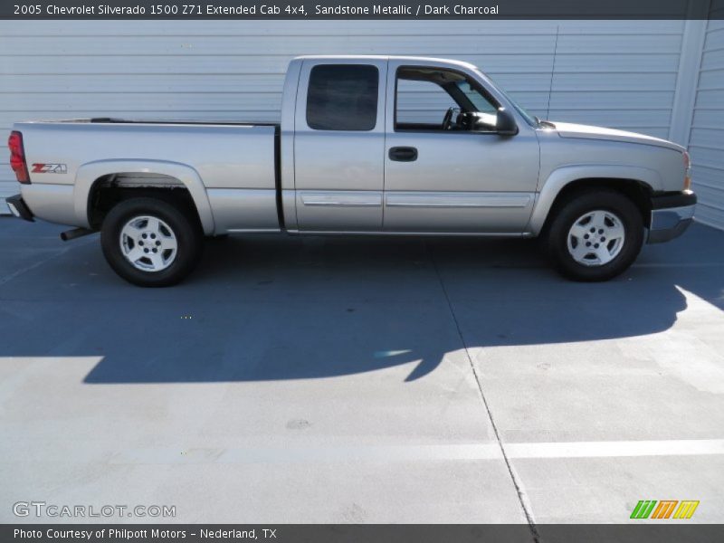 Sandstone Metallic / Dark Charcoal 2005 Chevrolet Silverado 1500 Z71 Extended Cab 4x4