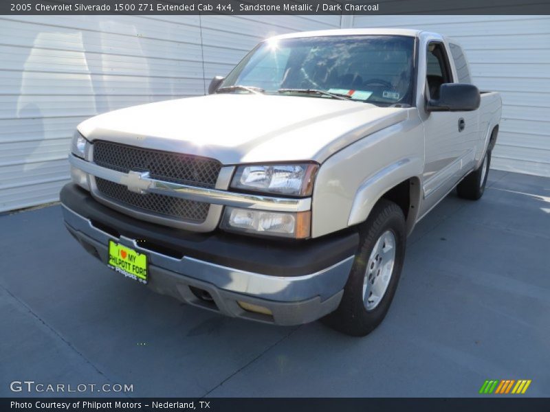 Sandstone Metallic / Dark Charcoal 2005 Chevrolet Silverado 1500 Z71 Extended Cab 4x4