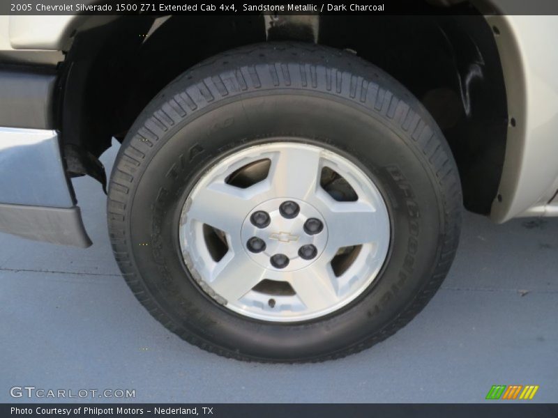 Sandstone Metallic / Dark Charcoal 2005 Chevrolet Silverado 1500 Z71 Extended Cab 4x4