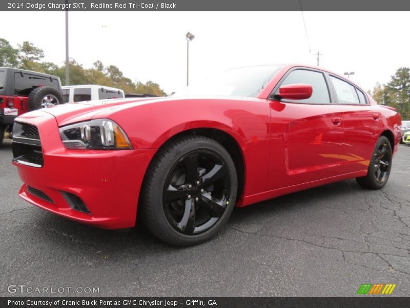 Front 3/4 View of 2014 Charger SXT