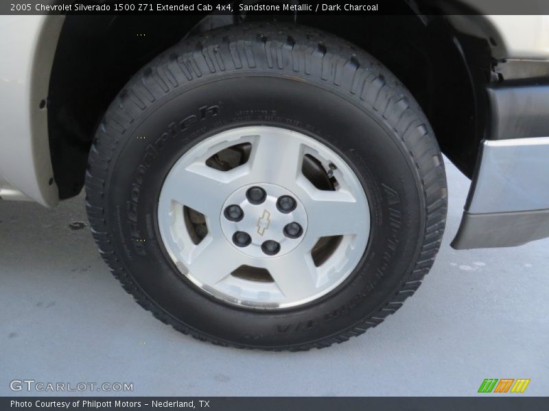 Sandstone Metallic / Dark Charcoal 2005 Chevrolet Silverado 1500 Z71 Extended Cab 4x4