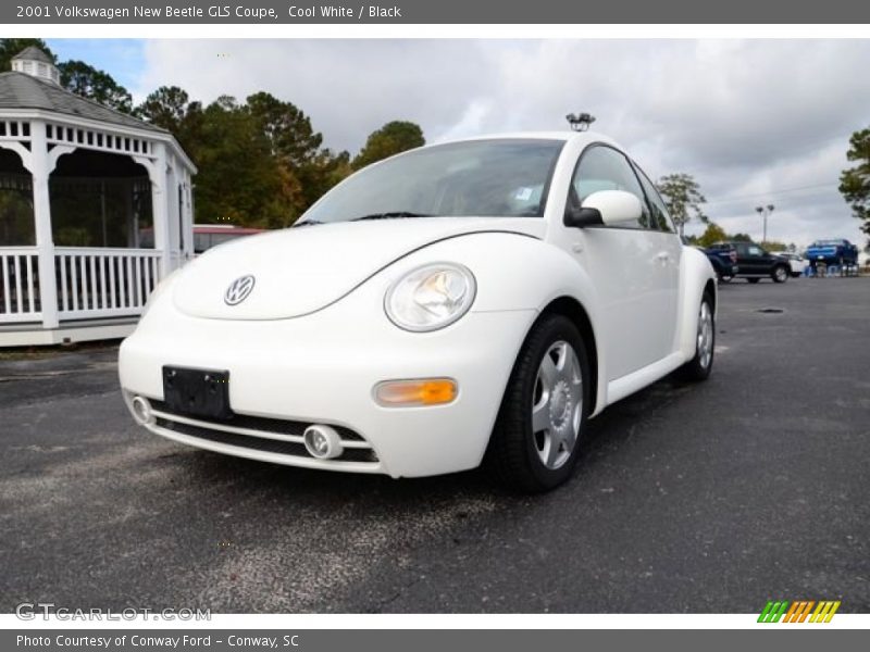 Cool White / Black 2001 Volkswagen New Beetle GLS Coupe