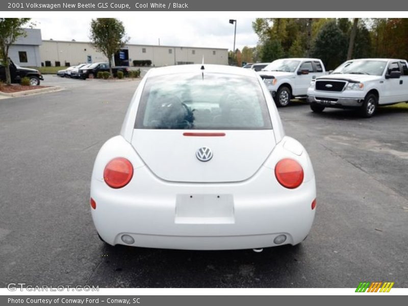 Cool White / Black 2001 Volkswagen New Beetle GLS Coupe