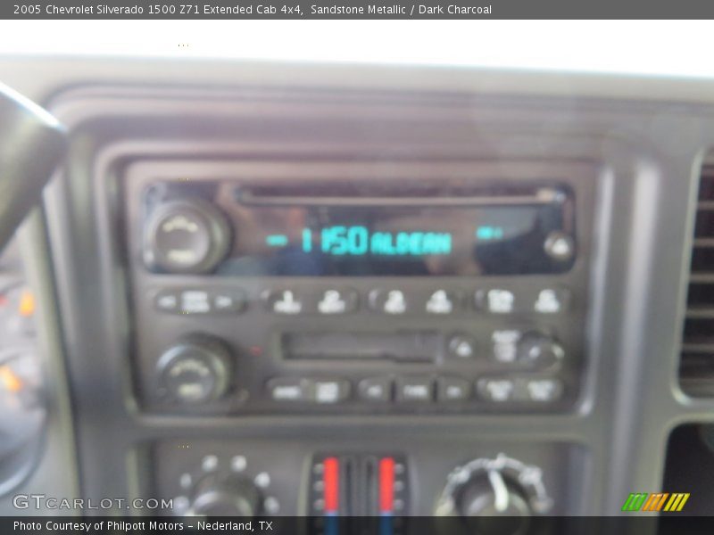 Sandstone Metallic / Dark Charcoal 2005 Chevrolet Silverado 1500 Z71 Extended Cab 4x4