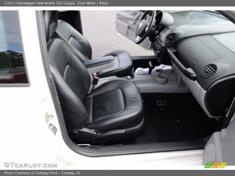 Cool White / Black 2001 Volkswagen New Beetle GLS Coupe