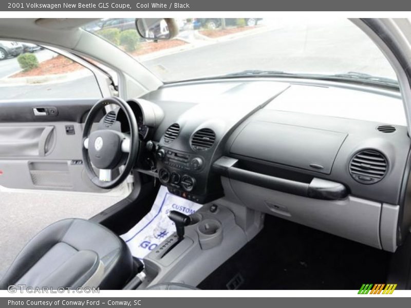 Cool White / Black 2001 Volkswagen New Beetle GLS Coupe