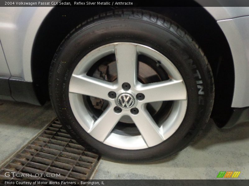 Reflex Silver Metallic / Anthracite 2004 Volkswagen Passat GLX Sedan