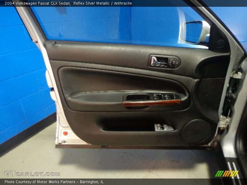 Reflex Silver Metallic / Anthracite 2004 Volkswagen Passat GLX Sedan