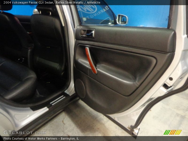 Reflex Silver Metallic / Anthracite 2004 Volkswagen Passat GLX Sedan