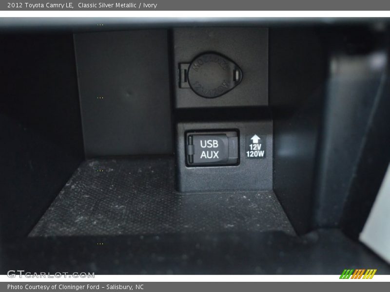 Classic Silver Metallic / Ivory 2012 Toyota Camry LE