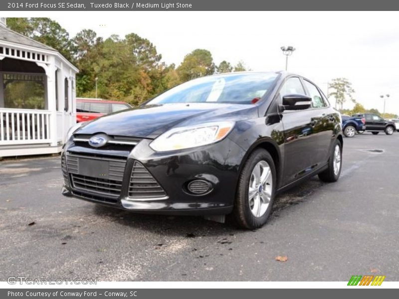 Tuxedo Black / Medium Light Stone 2014 Ford Focus SE Sedan