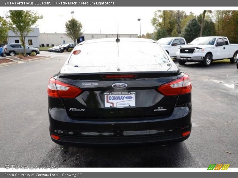 Tuxedo Black / Medium Light Stone 2014 Ford Focus SE Sedan