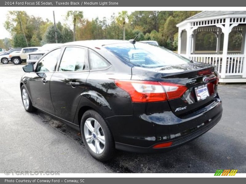 Tuxedo Black / Medium Light Stone 2014 Ford Focus SE Sedan