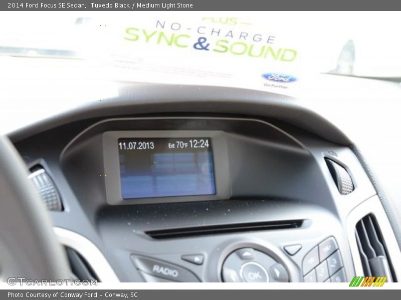 Tuxedo Black / Medium Light Stone 2014 Ford Focus SE Sedan