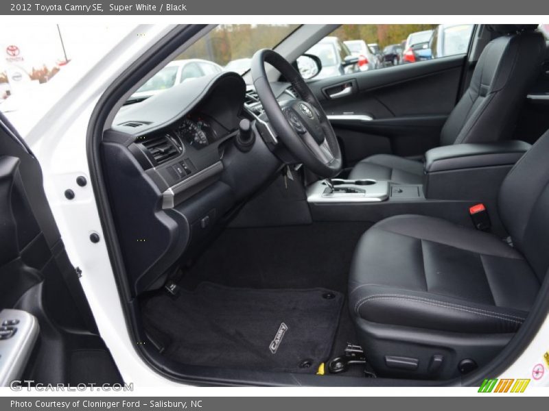 Super White / Black 2012 Toyota Camry SE