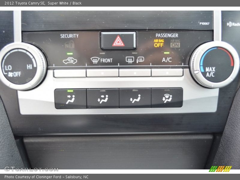Super White / Black 2012 Toyota Camry SE