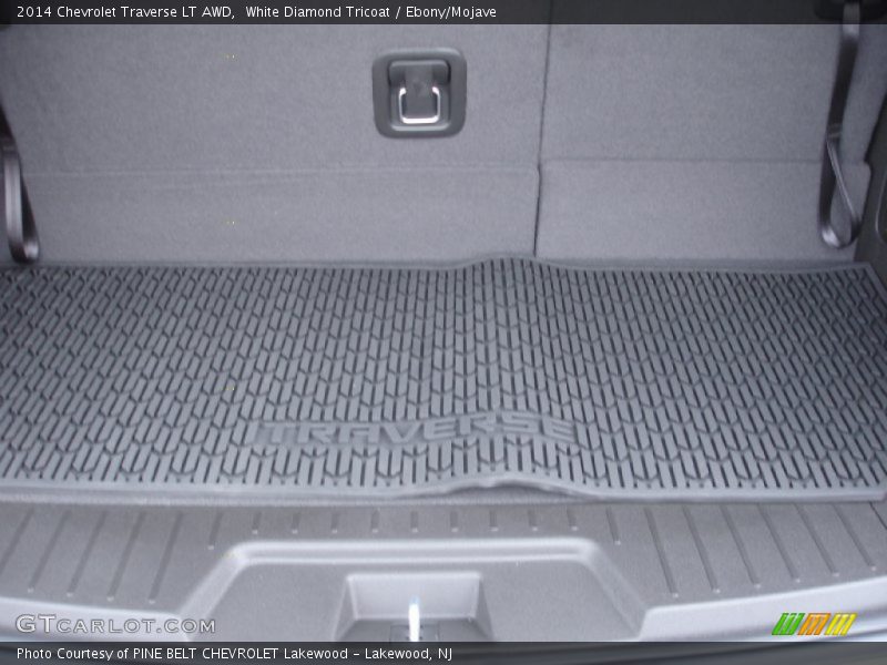 White Diamond Tricoat / Ebony/Mojave 2014 Chevrolet Traverse LT AWD