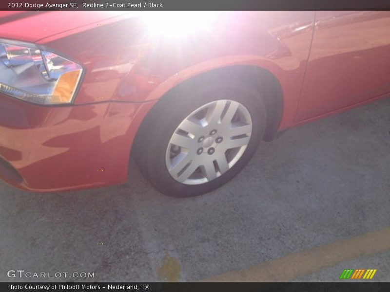 Redline 2-Coat Pearl / Black 2012 Dodge Avenger SE
