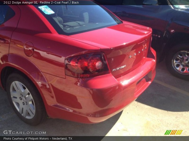 Redline 2-Coat Pearl / Black 2012 Dodge Avenger SE